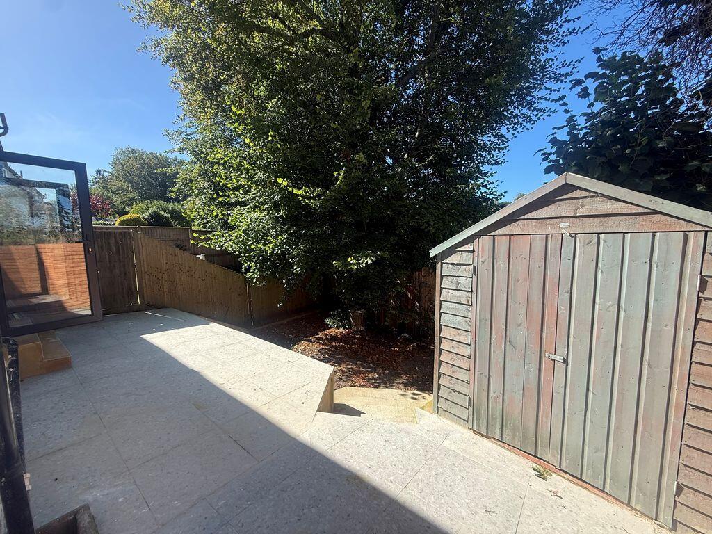 House in Croydon - More