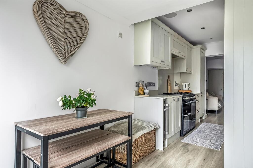 House in Kingston upon Thames - View 4