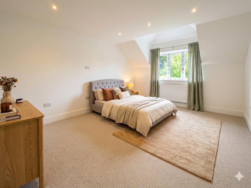 Collaroy Road, Cold Ash, Thatcham, Berkshire, RG18 photo 4