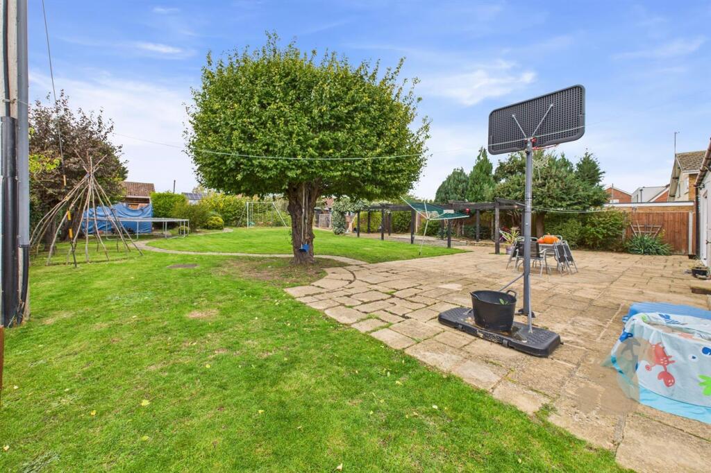 Canhams Road, Great Cornard, CO10 photo 4