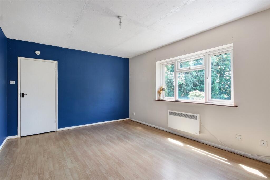 House in Tonbridge - More
