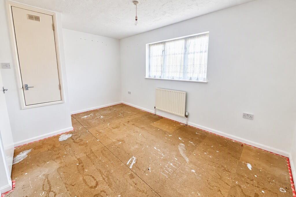 House in Clanfield - View 5