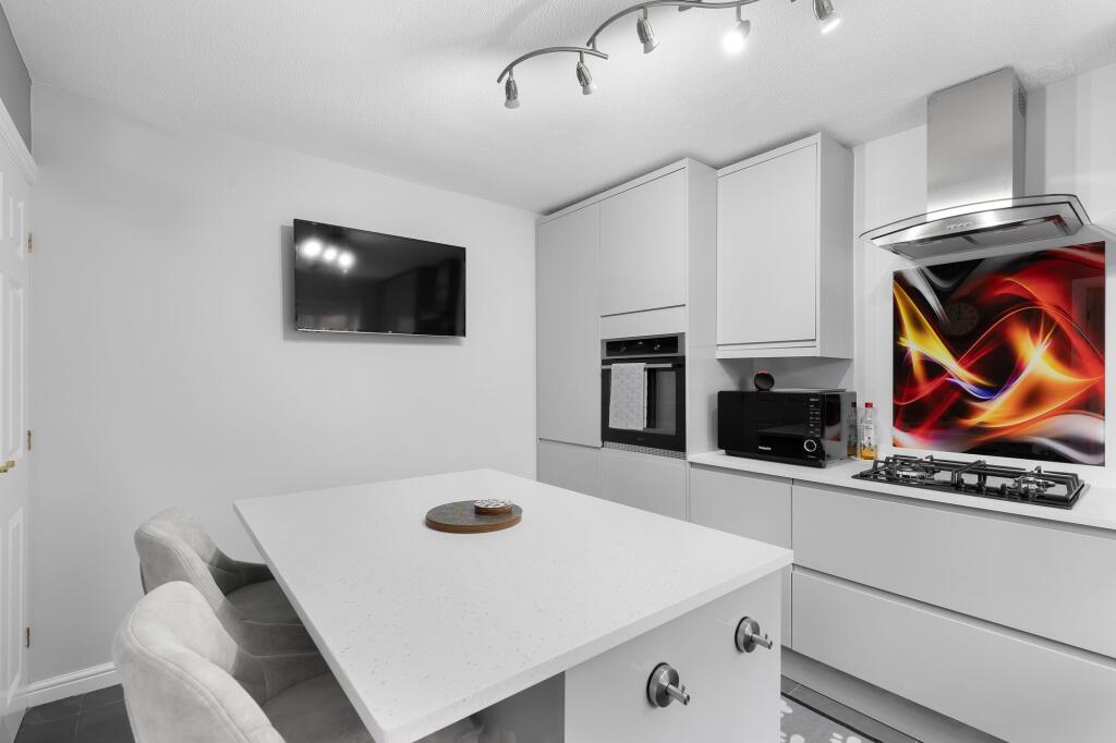 House in Bradford, West Yorkshire - View 4