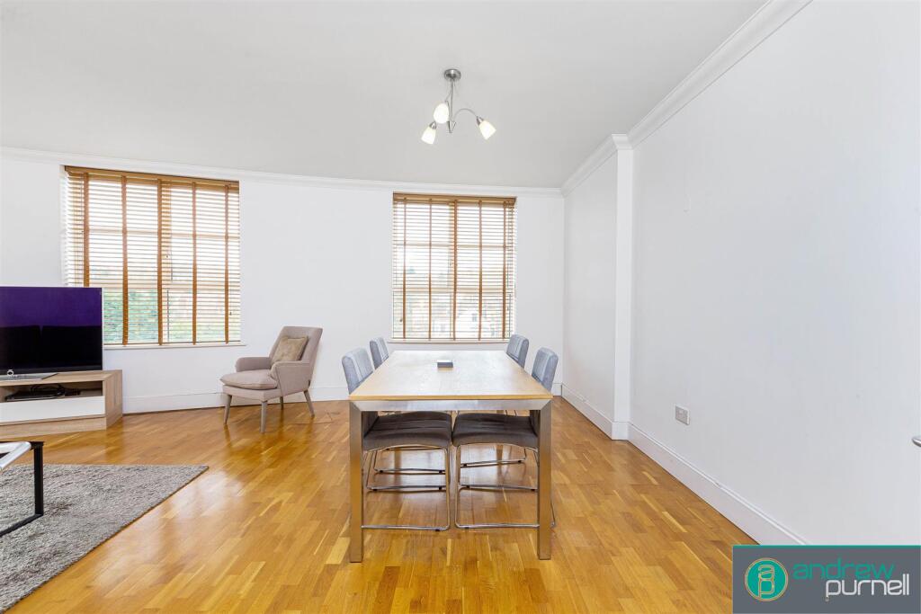 Apartment in London - View 2