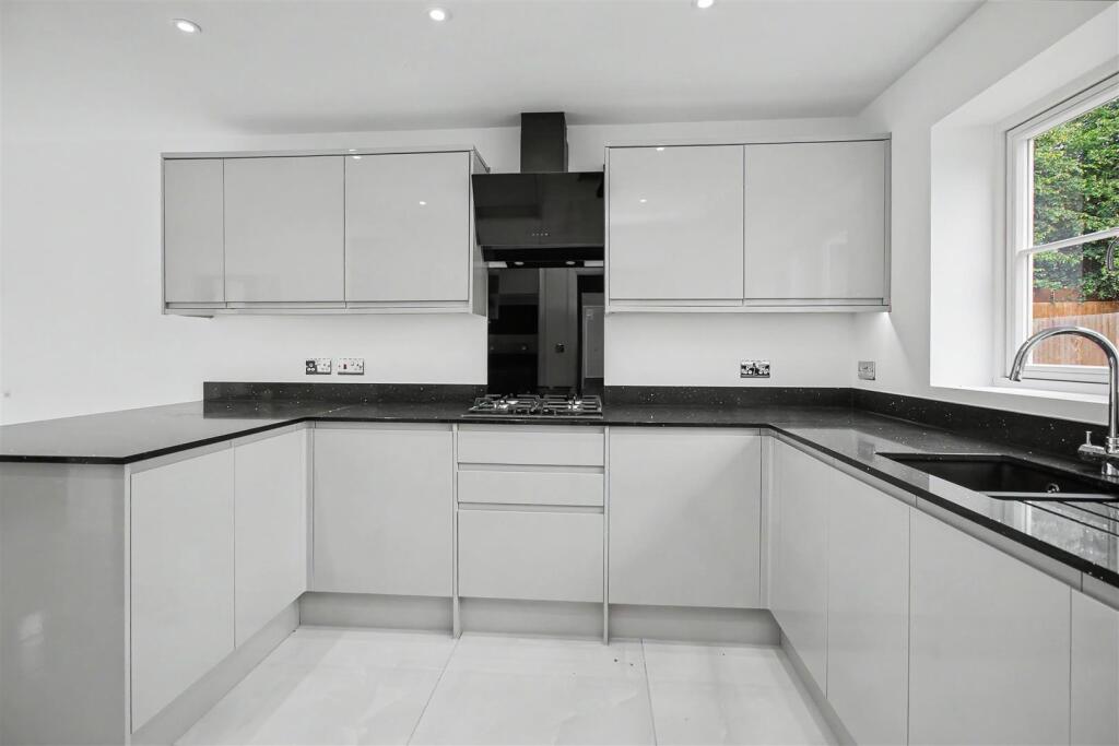 House in Northampton - View 4