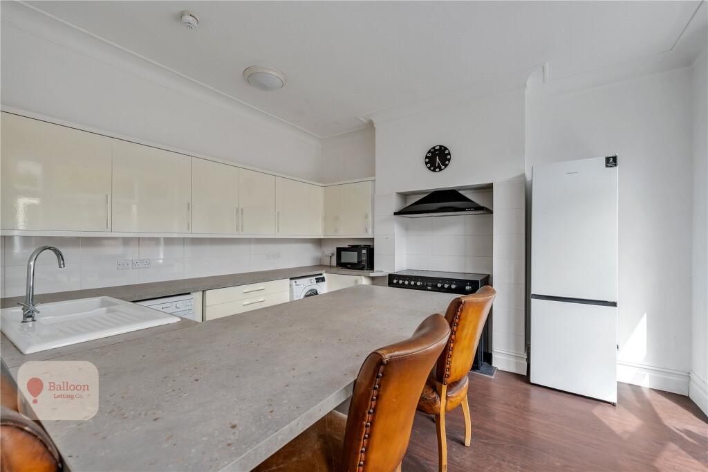 7 bedroom terraced house for rent