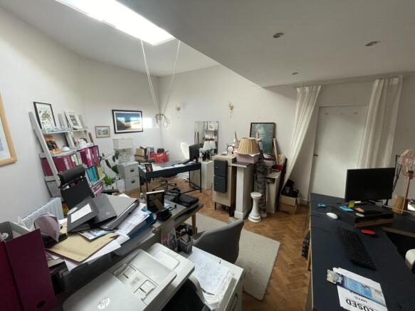 Photo 9