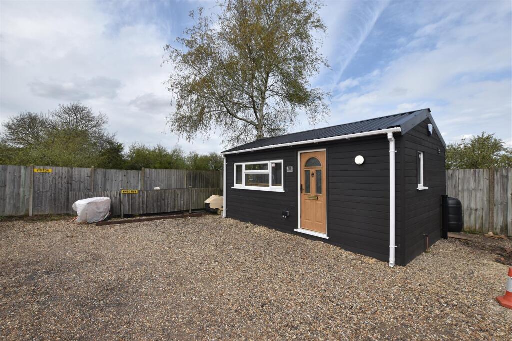 Main image of property: Dove Court, Aylesbury Road, Aston Clinton, Aylesbury