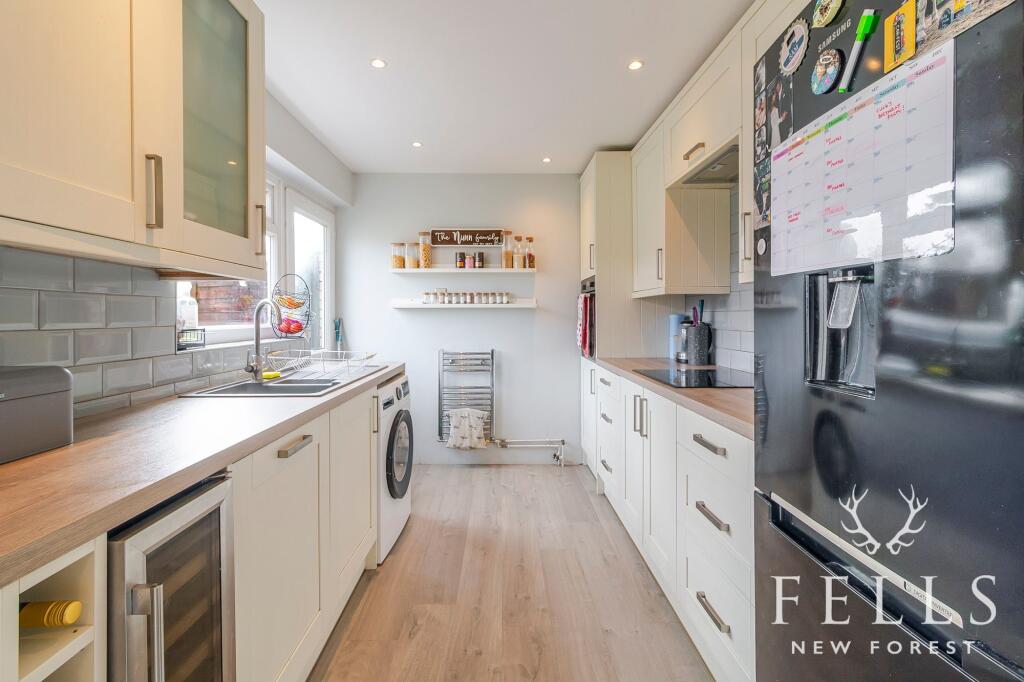 Jubilee Close, Ringwood, BH24 - View 5