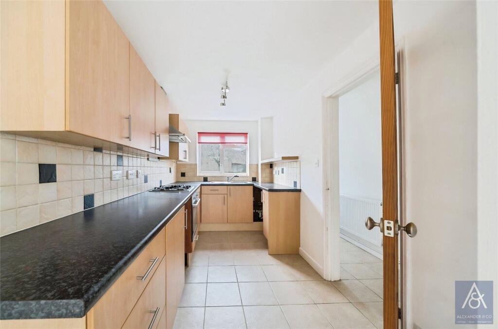 19, Hilltop Avenue photo 4