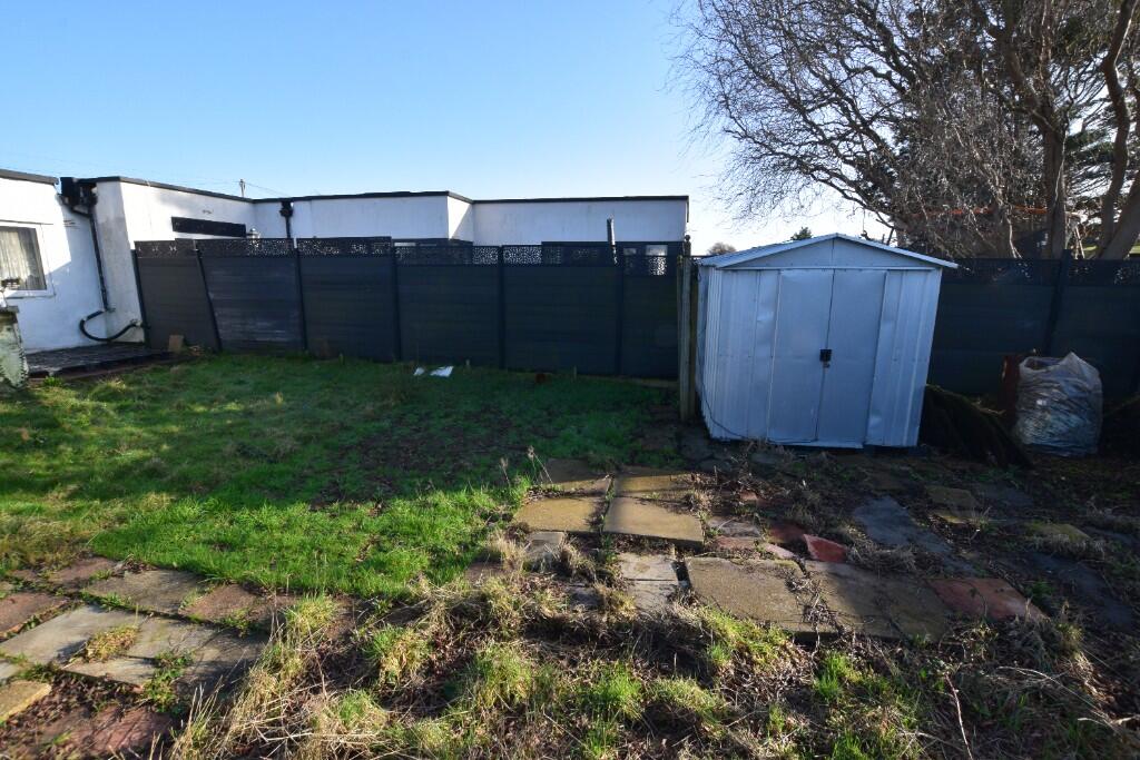 Marine Avenue, BN24 photo 2
