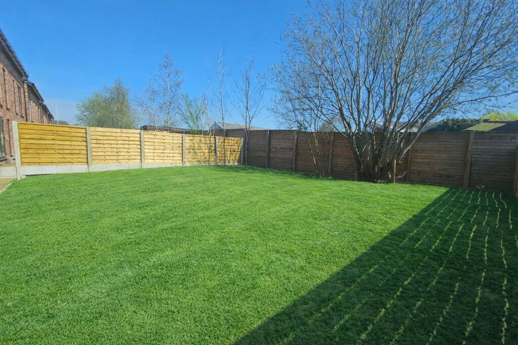 Albion Hall Place, Farnworth / Kearsley, Bolton, BL4 photo 3