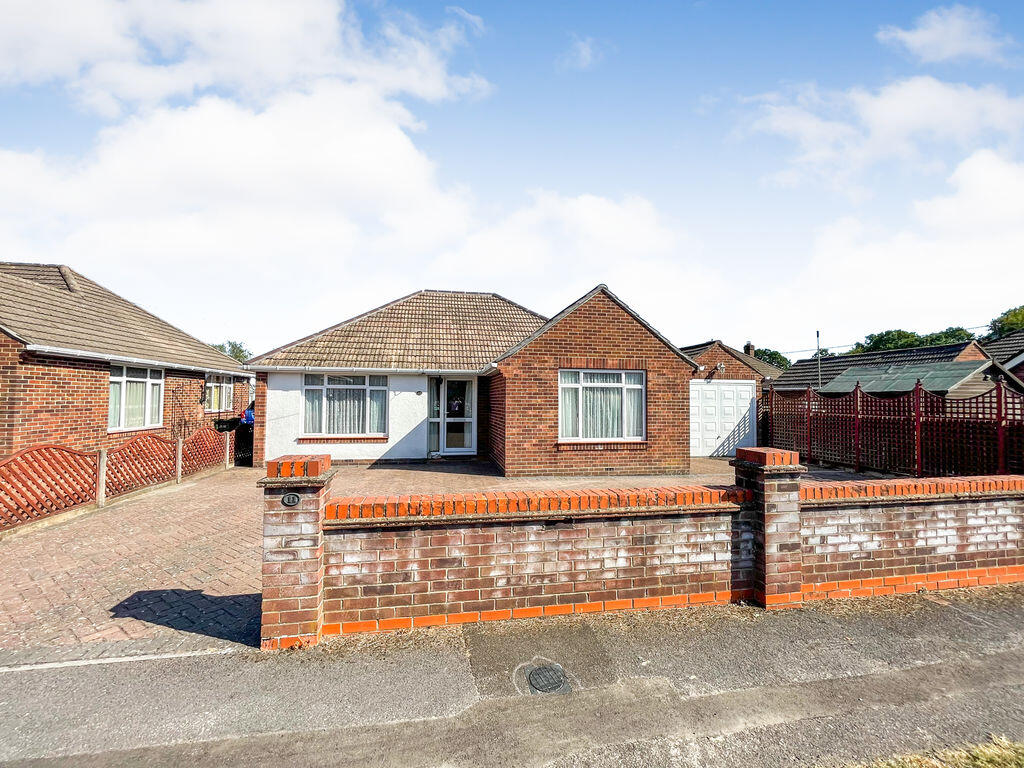 Main image of property: Heath House Gardens, Hedge End, SO30