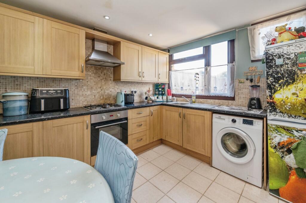 House in Southend-on-Sea - View 4