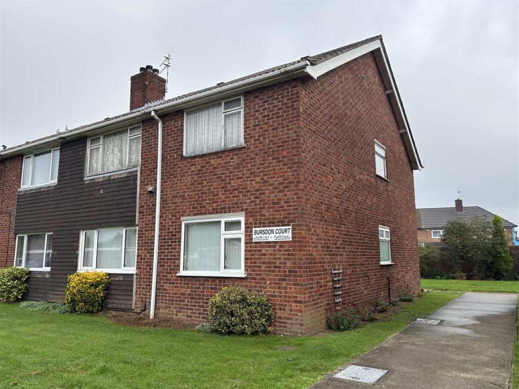 2-bed flat on Bursdon Court, Glenfield Border, £125,000