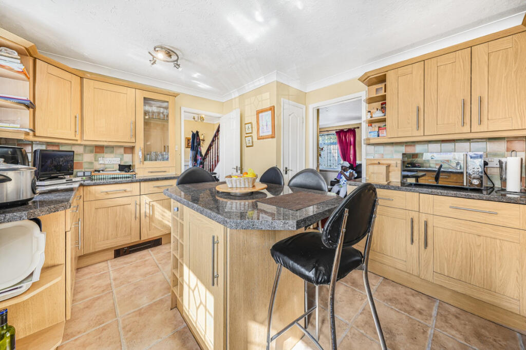 House in Southend-on-Sea - View 4