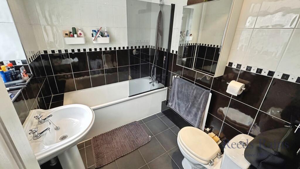 House in Stoke-on-Trent - More