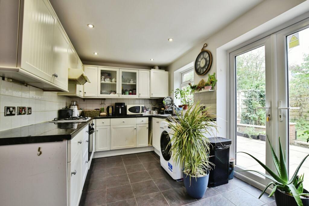 Pochard Drive, Broadheath, Altrincham, WA14 photo 2