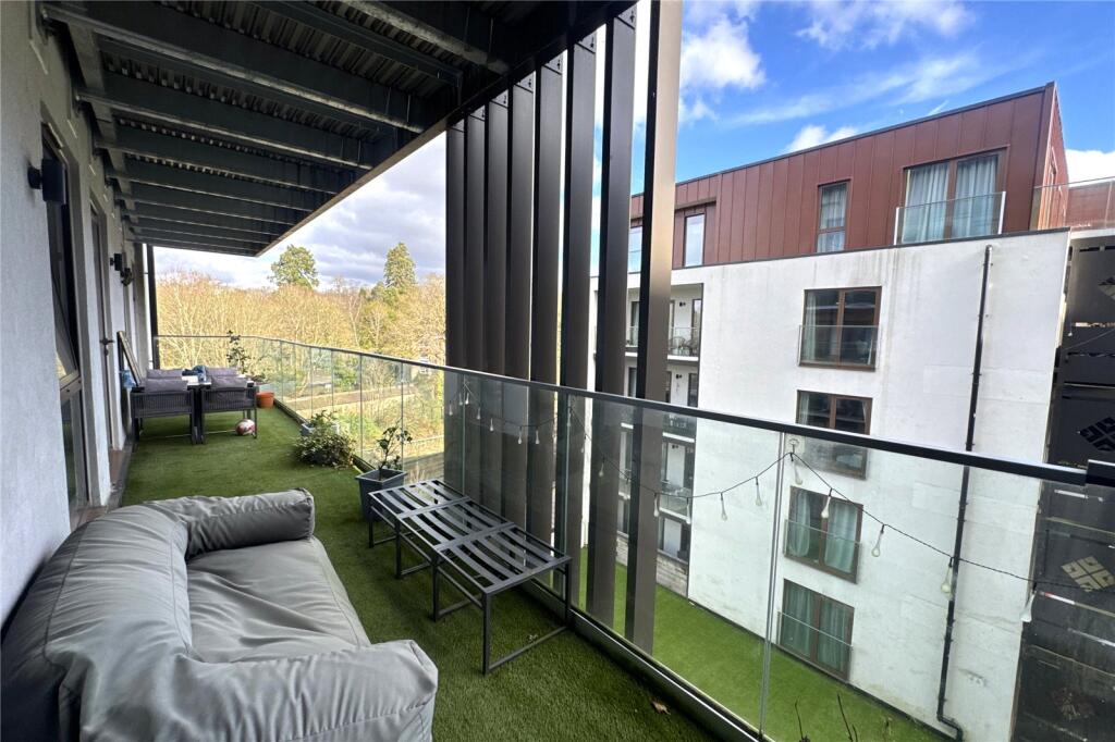 Main image of property: Farnborough Road, Farnborough, Hampshire, GU14