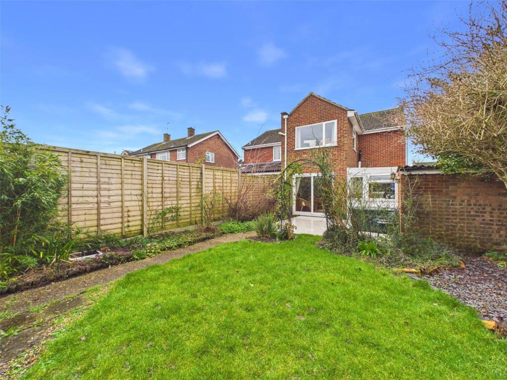 Cherry Tree Road, Chinnor, Oxfordshire, OX39 photo 2