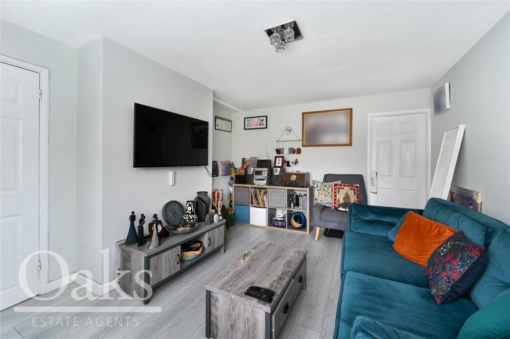 House in Croydon - View 3