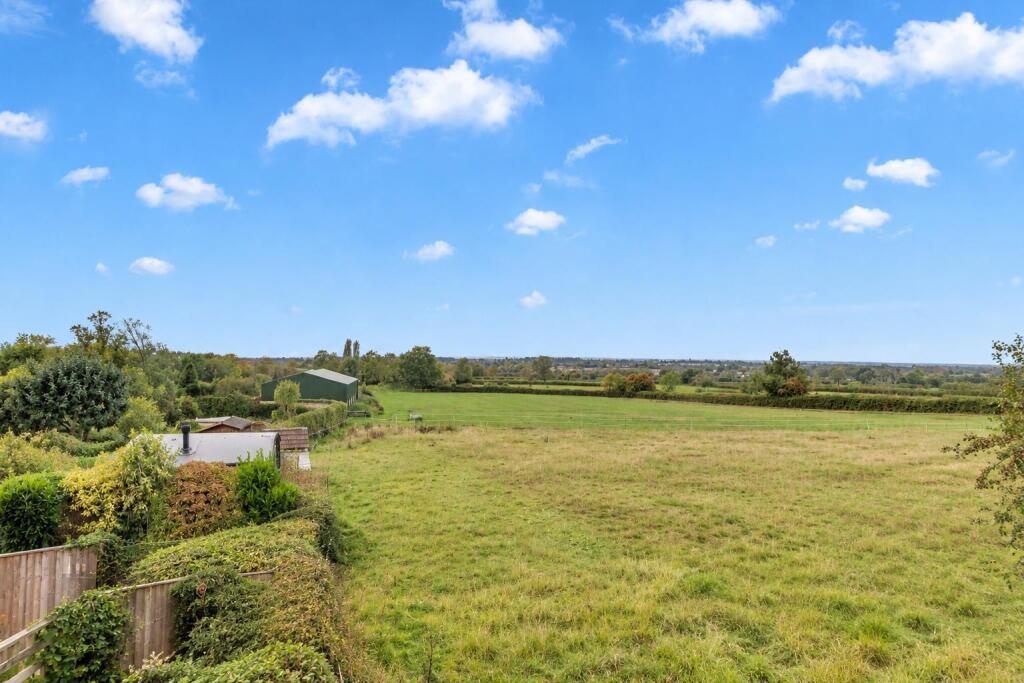 Cotswold Lane, Old Sodbury photo 4