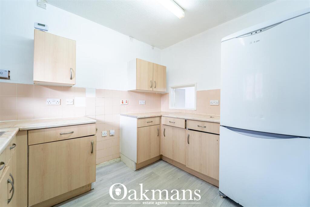 Apartment in Sandwell, West Midlands - View 4
