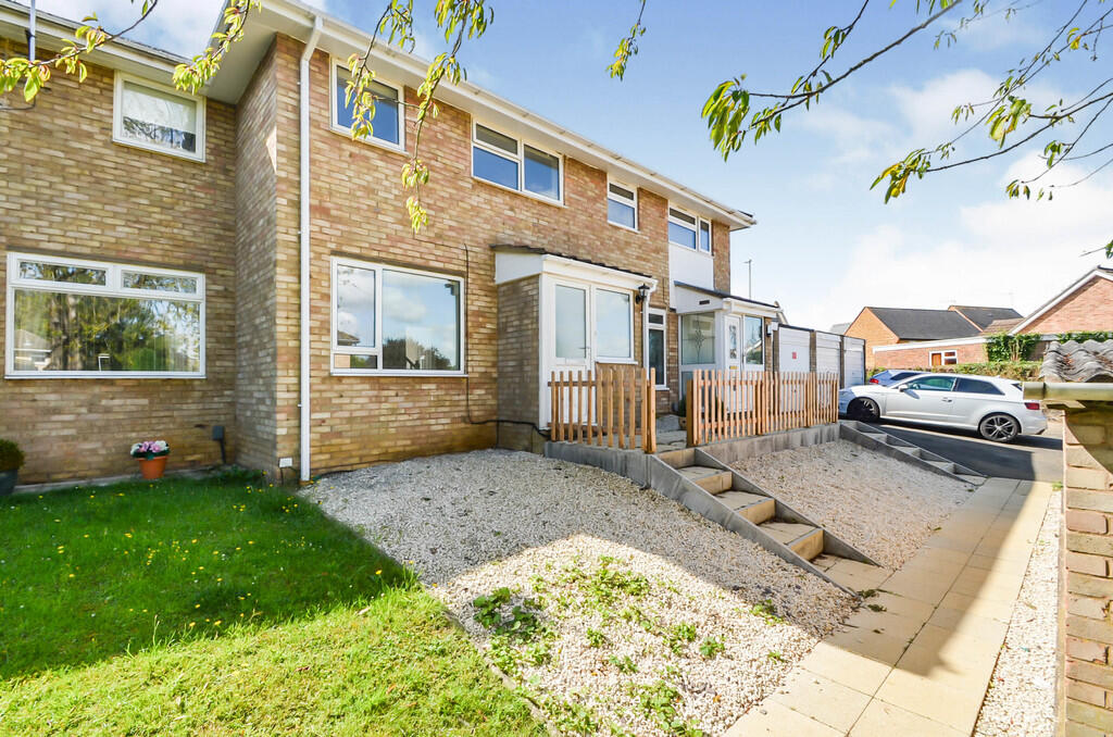Main image of property: Whitsundale Close, Finedon