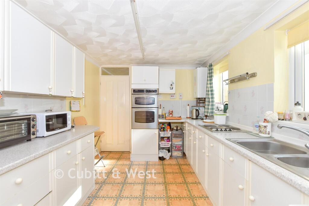 House in Havant, Hampshire - View 3