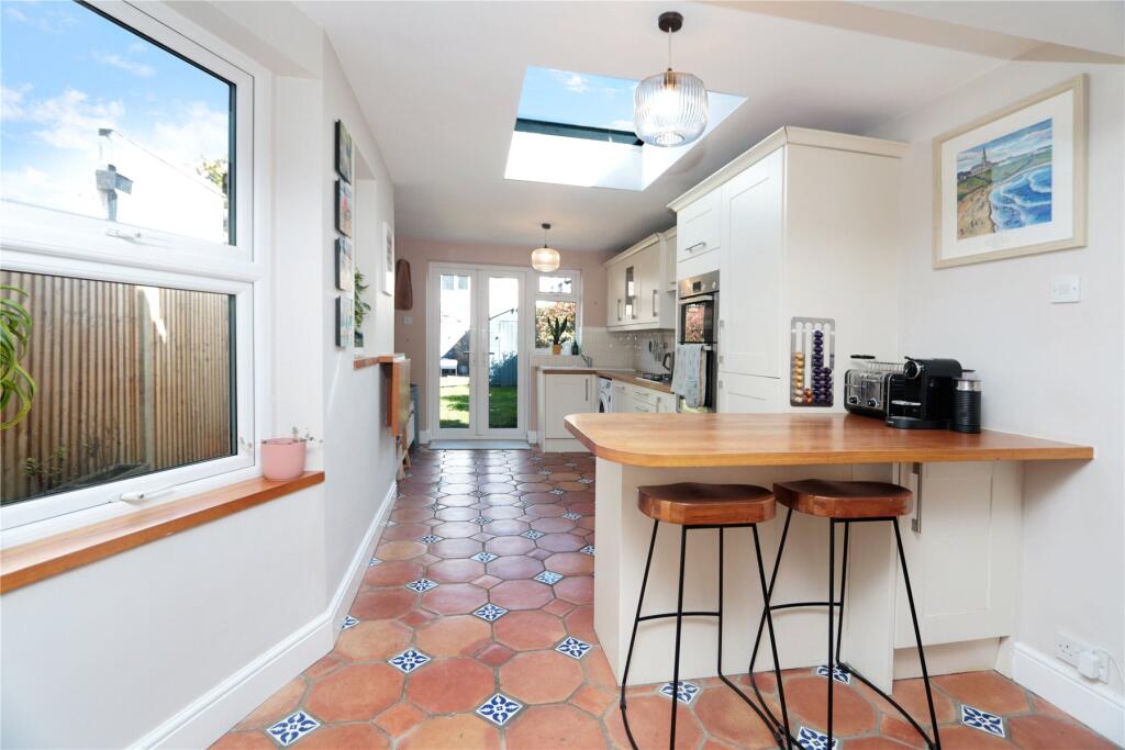 House in London, Royal Borough of Kingston upon Thames - View 5