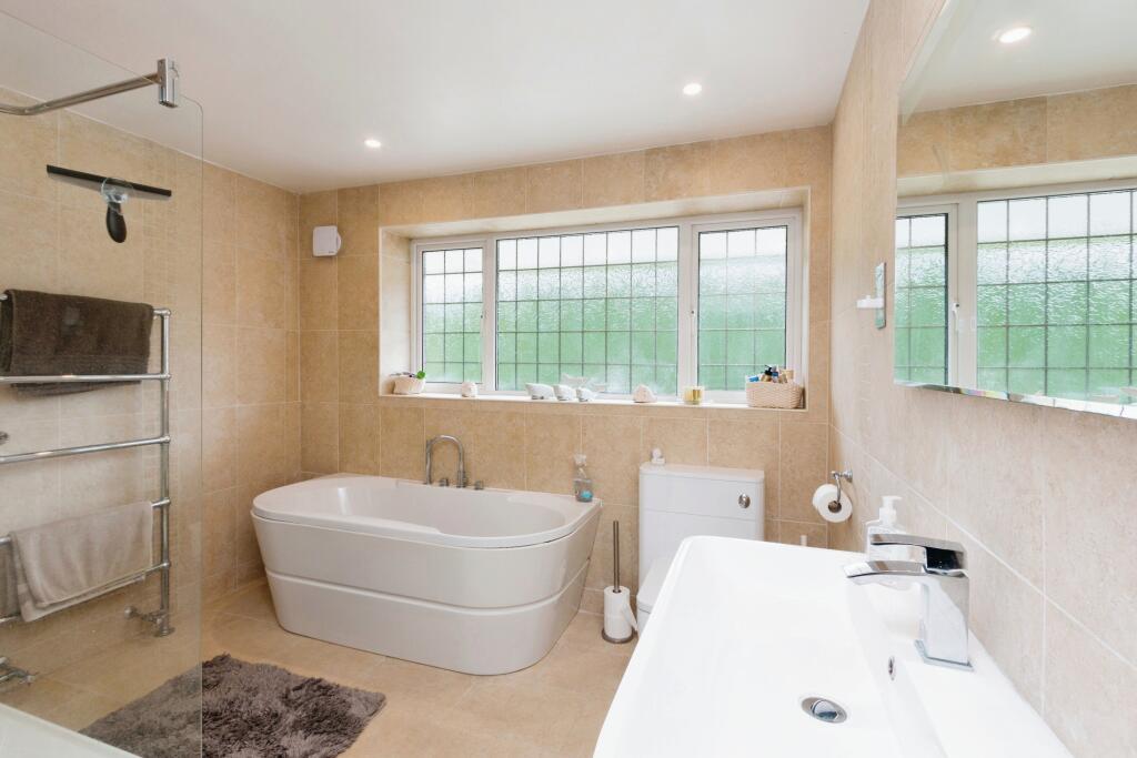 Bramley Road, Sherfield-on-Loddon, Hook, Hampshire, RG27 photo 4