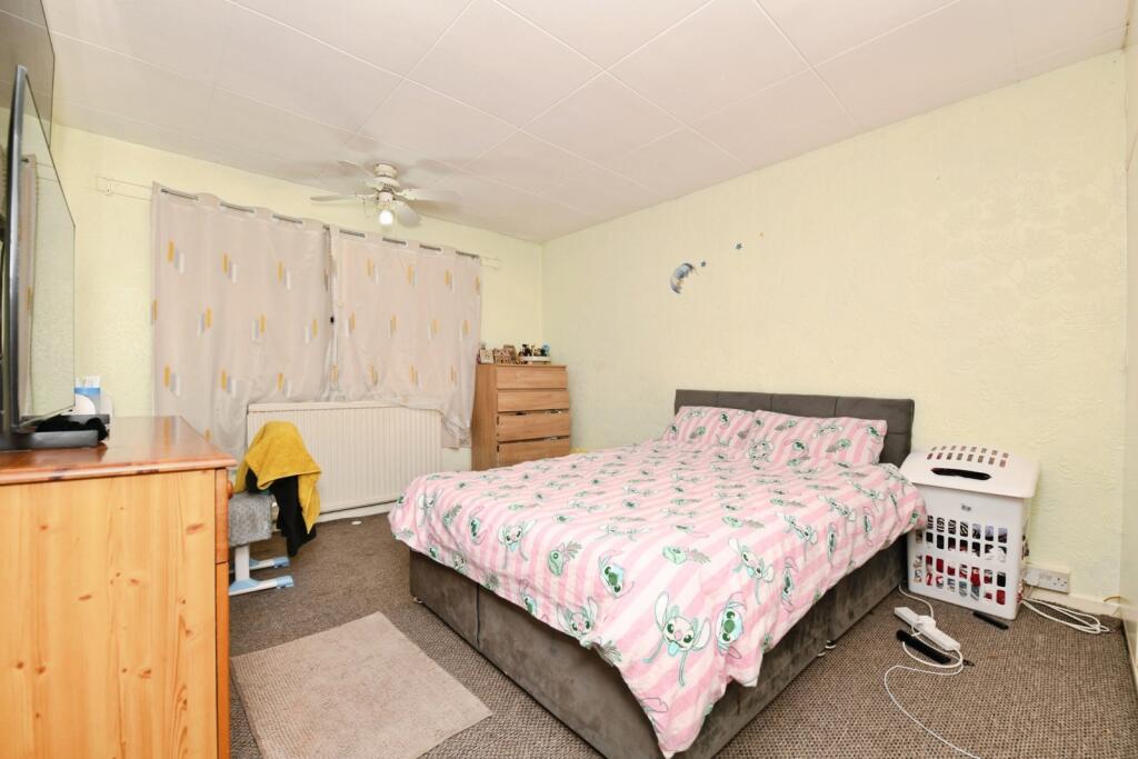 Methersgate, Basildon, Essex, SS14 photo 4
