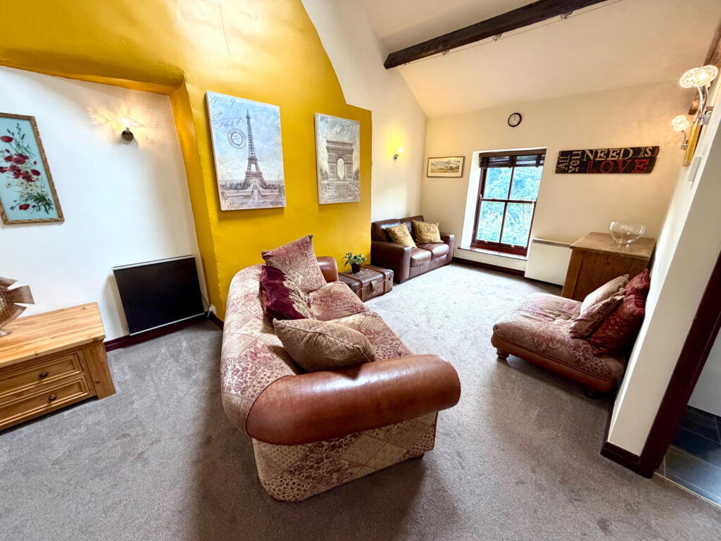 Manchester Road, Thurlstone, Sheffield, S36 9QT - View 3