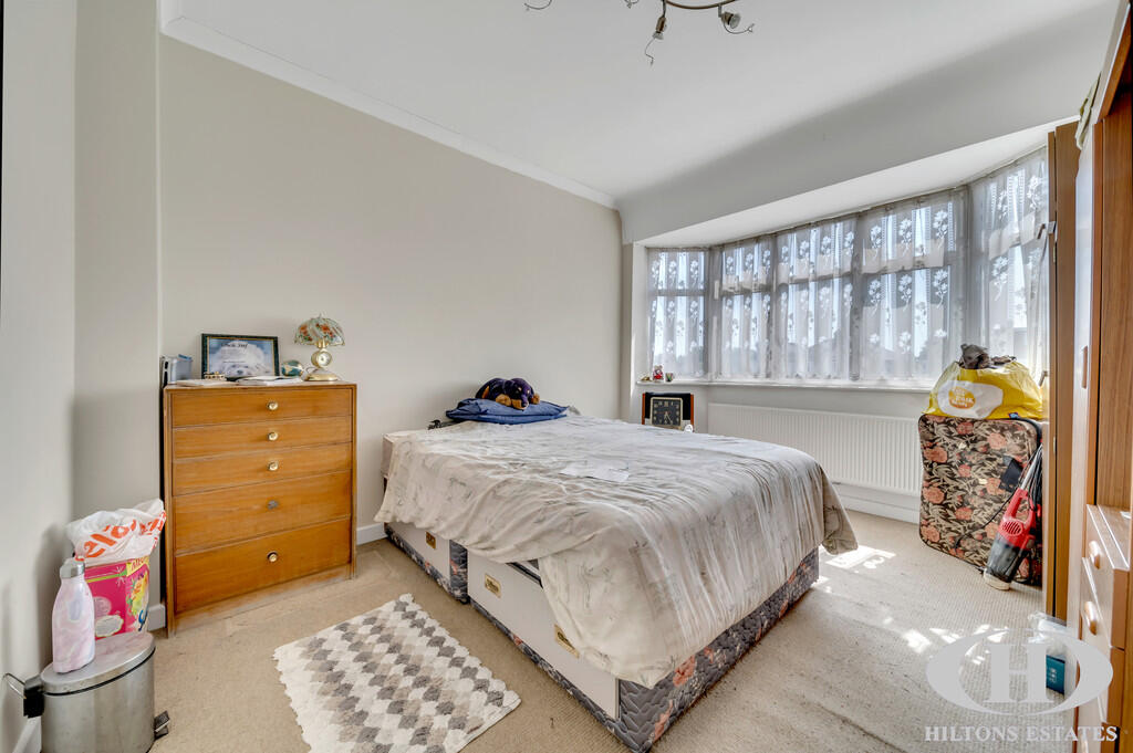 Burns Avenue, Southall photo 2