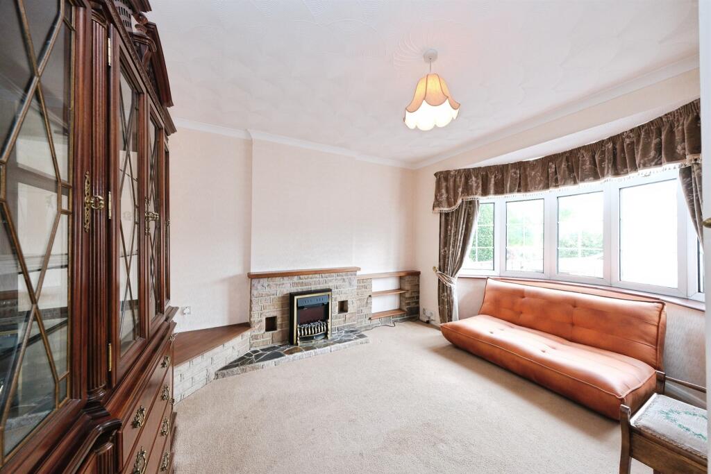 House in Burton-on-Trent, Stanton - More