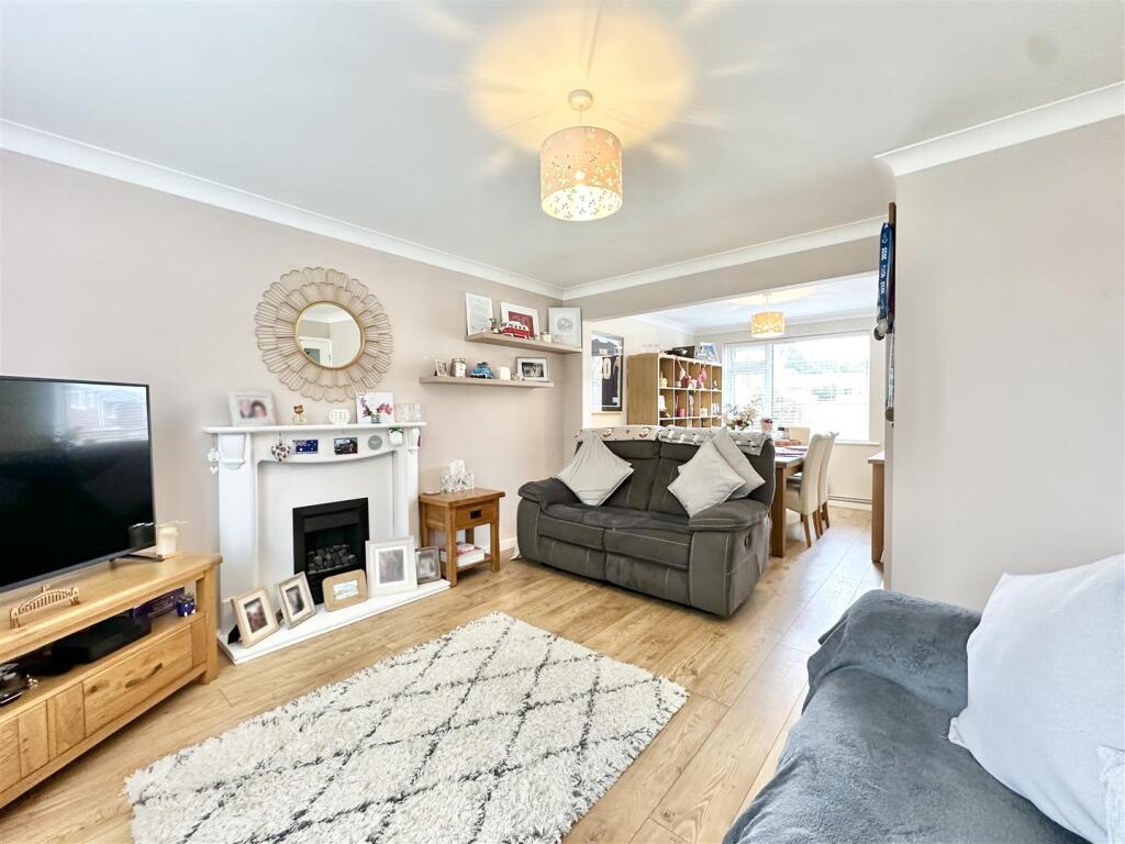House in Poole, Turlin Moor - View 4