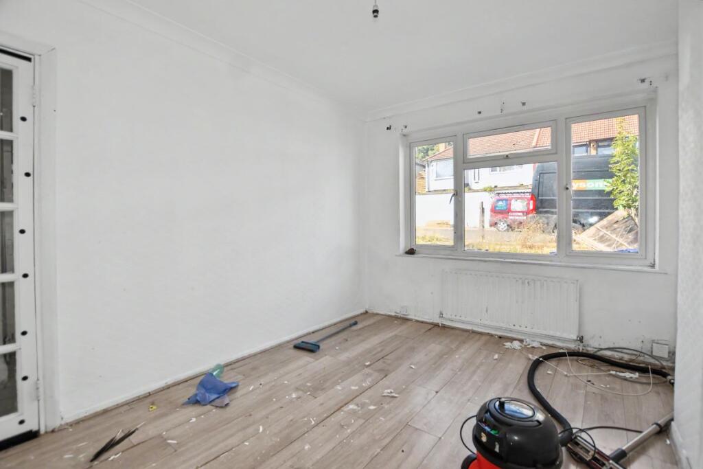 Apartment in London, Northumberland Heath - View 4