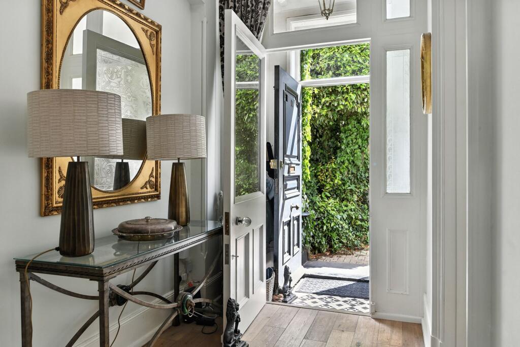 House in Worthing, West Sussex - View 2