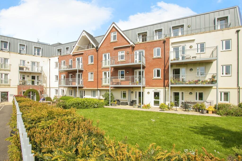 Macaulay Road, Broadstone, Dorset, BH18