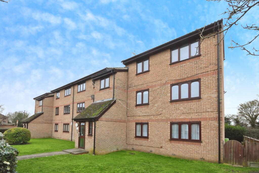 Main image of property: Sandon Close, Rochford, Essex, SS4