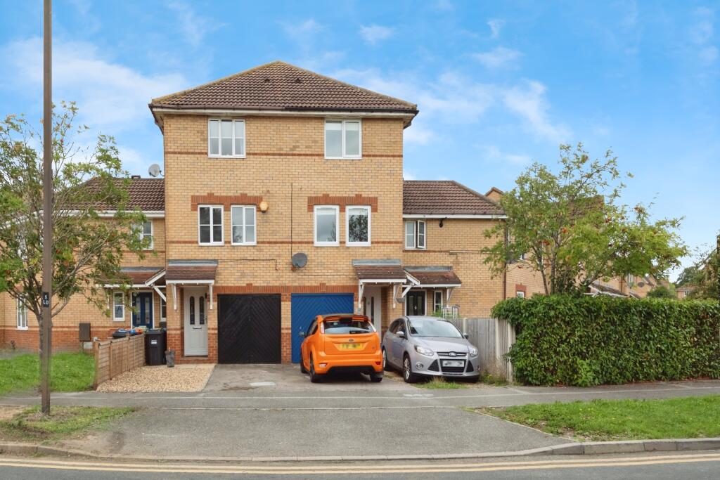 3-bed other on Lindisfarne Drive, Monkston, Milton Keynes, MK10, £370,000