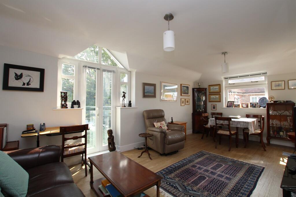 House in Portsmouth - View 5