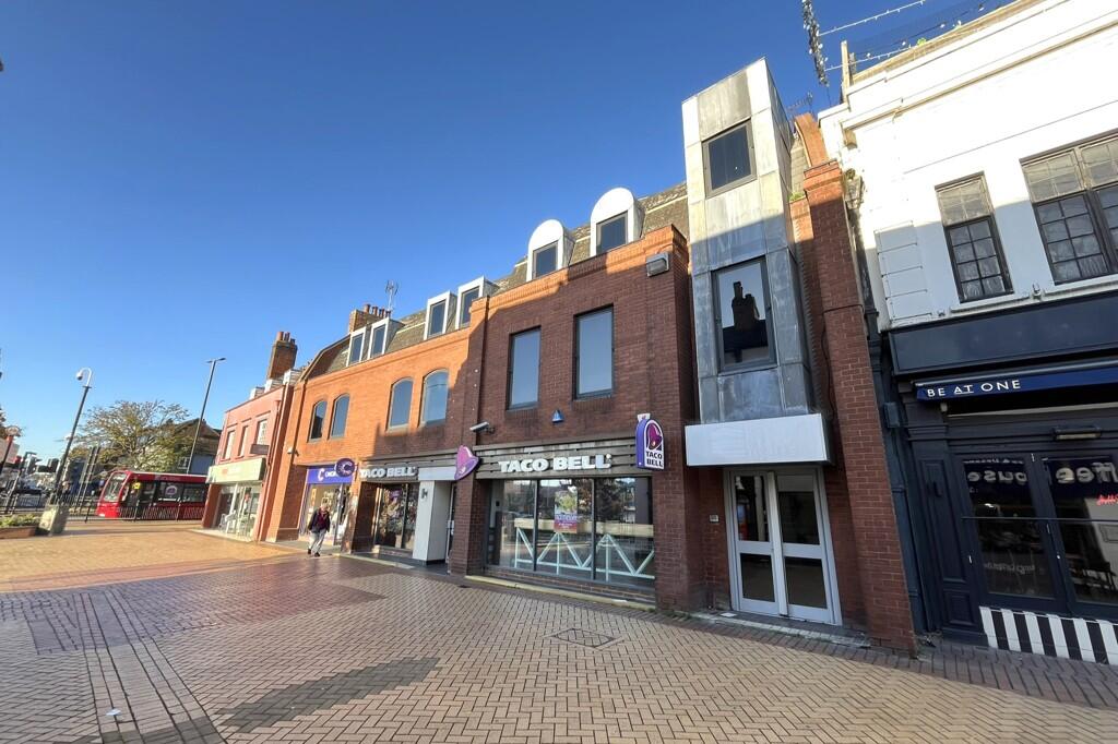 Main image of property: 218a Moulsham Street, Chelmsford, Essex, CM2