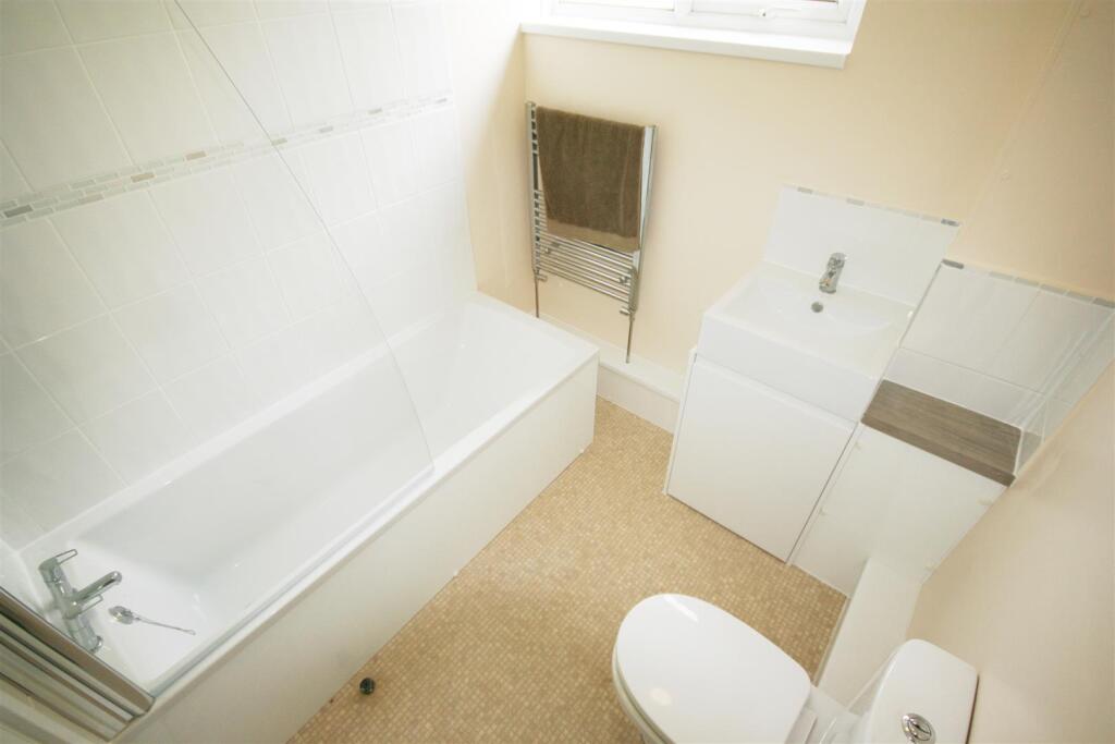 Market Walk, Kettering Road - NN1 - View 4