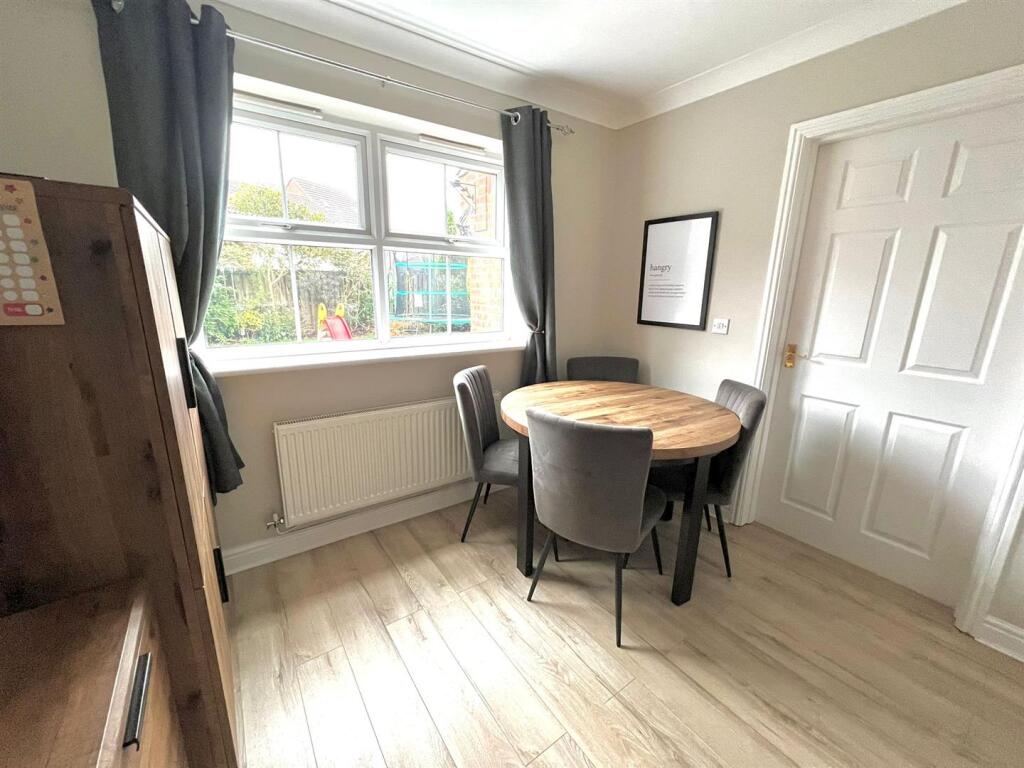 Cygnet Close, Hornsea photo 3