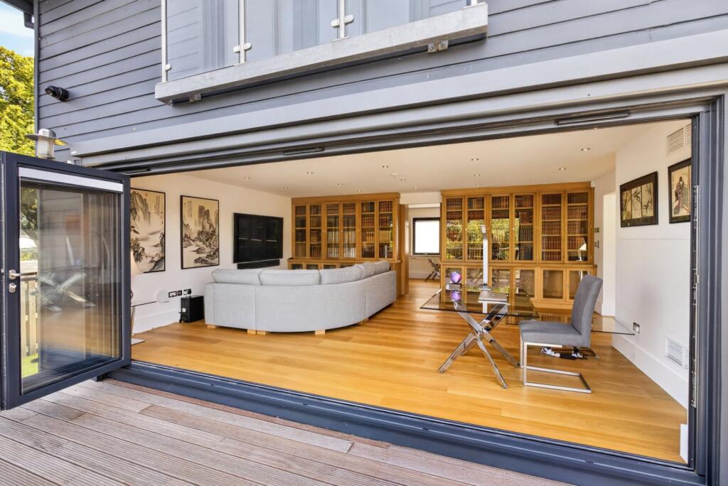 House in Wargrave, Wokingham - View 3