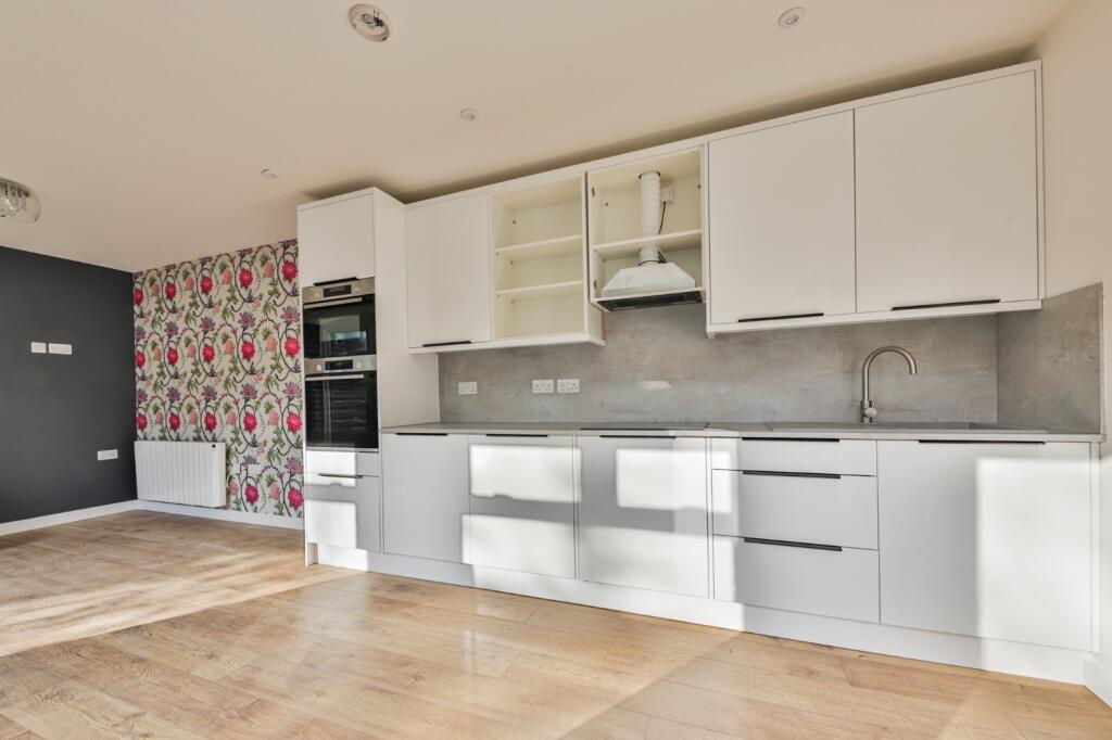 House in Hull - View 2