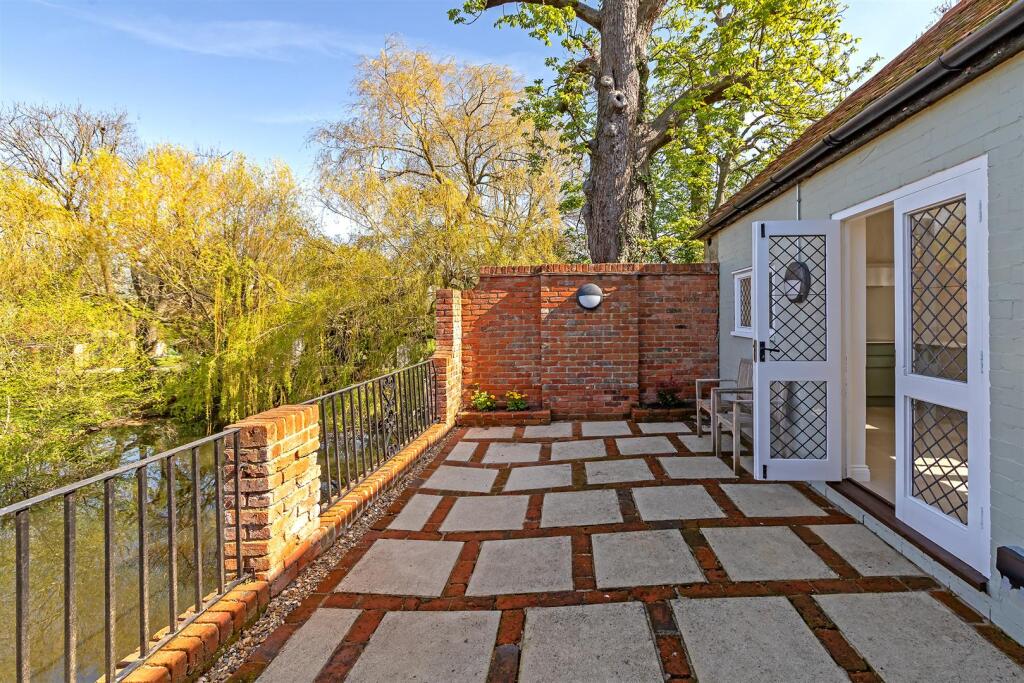 Additional image 17 of Nell Gwynn Cottage, London Colney, St. Albans