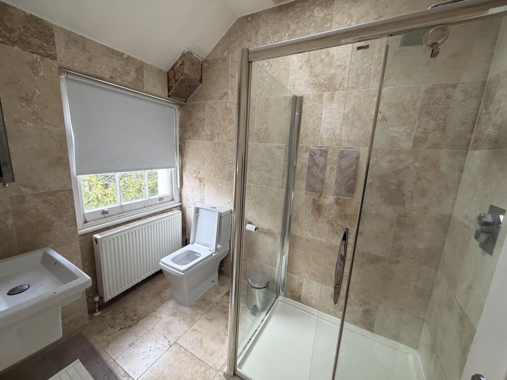 House in London - View 5