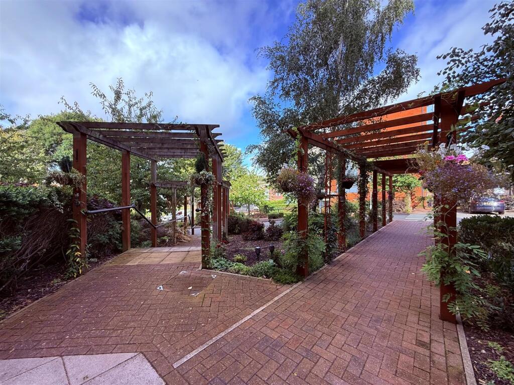 Additional image 10 of Queensridge Court